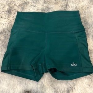 Alo Yoga Airbrush Shorts